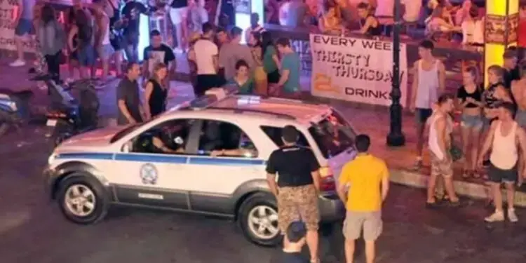 Άγρια συμπλοκή με μαχαιρώματα στον Λαγανά – Νεαροί από Αθήνα επιτέθηκαν με στιλέτα σε σερβιτόρους