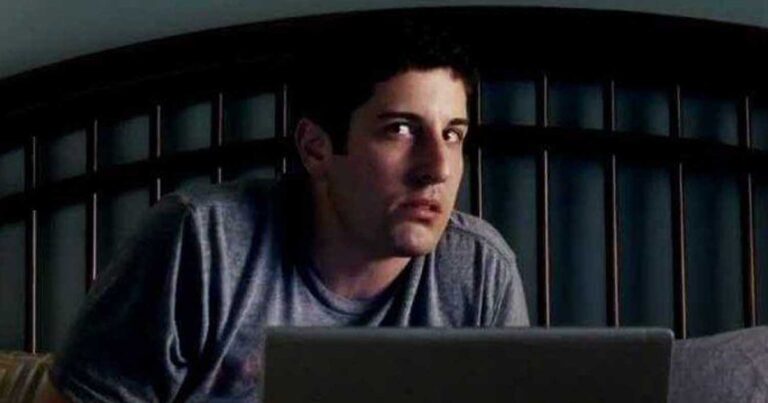 Έπιασα τον γιο μου να αuνaνiζεται με τη φωτογραφία της γυναίκας μου