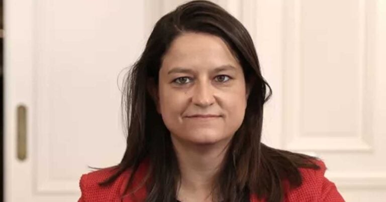 Κεραμέως: «Ο κατώτατος μισθός θα φτάσει στα 950 ευρώ το 2027»