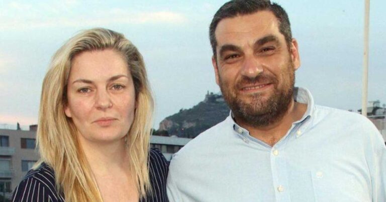 Μάνος Νιφλής: Το πρώτο μήνυμα μετά την υιοθεσία του μικρού Δημήτρη από την Αφρική – «Το τρίτο παιδί μας»