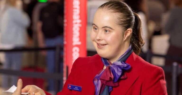 Αεροπορική εταιρεία προσέλαβε συνοδό εδάφους με σύνδρομο Down