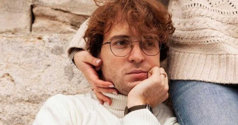 Οι άνθρωποι που στερήθηκαν τη στοργή ως παιδιά, συνήθως εμφανίζουν 8 χαρακτηριστικές συμπεριφορές στις σχέσεις τους