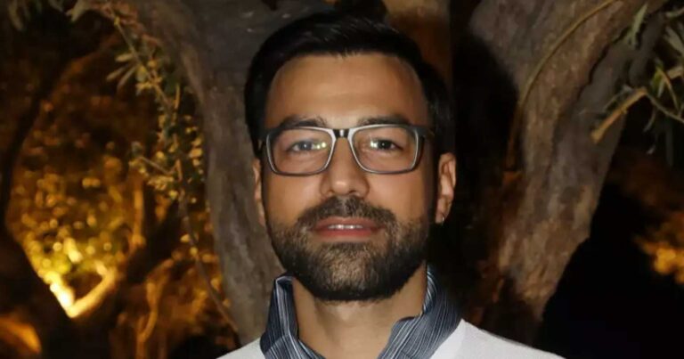 Αντρέας Γεωργίου: Ποζάρει για πρώτη φορά δίπλα στη νεότατη πεθερά του