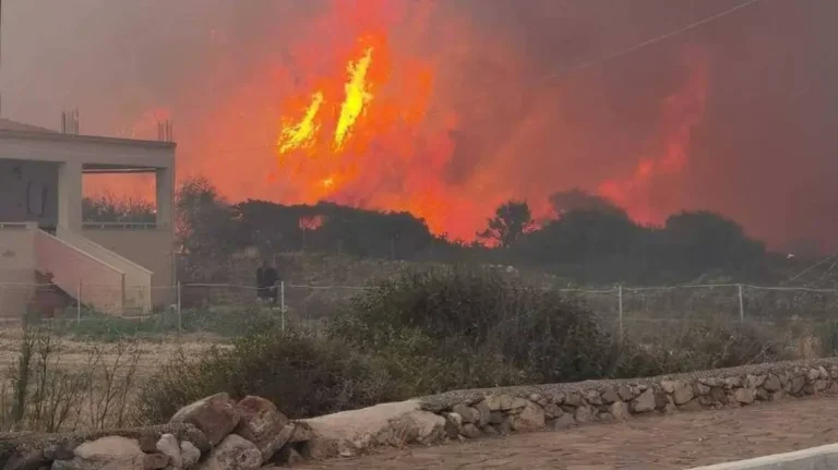 Φωτιά στη Λέσβο: Βρέθηκε απανθρακωμένος άνθρωπος σε αυτοκίνητο