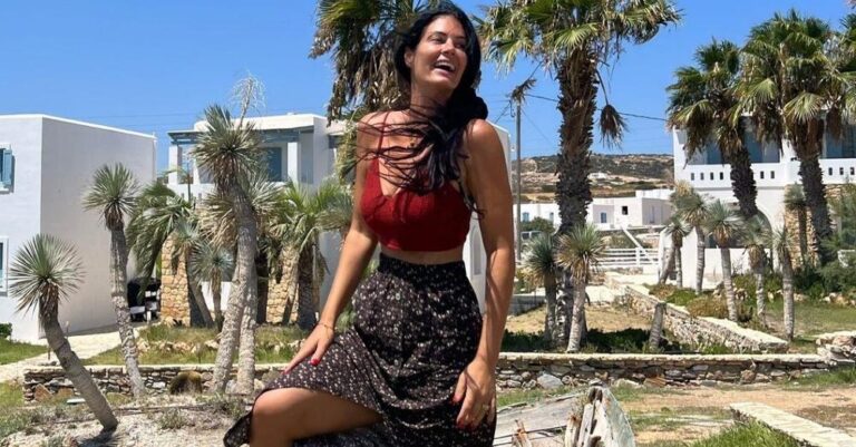 Μαρία Κορινθίου: Αντιδράσεις για το βίντεό της πάνω σε ψεύτικο γαϊδουράκι – Η απάντηση της ηθοποιού
