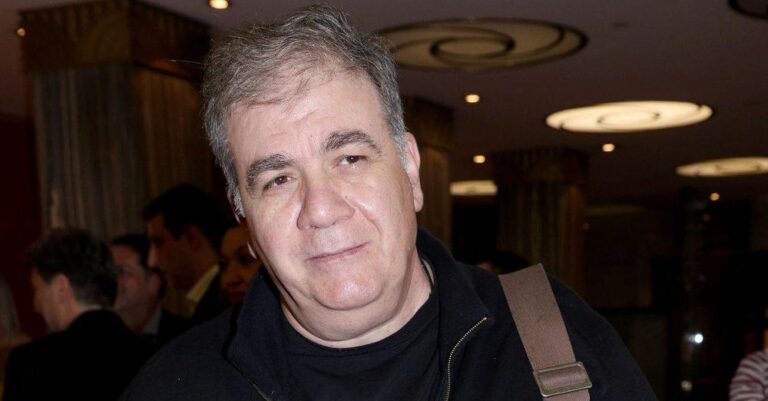 Δημήτρης Σταρόβας: Η πρώτη βραδινή έξοδος μετά τη σοβαρή περιπέτεια της υγείας του