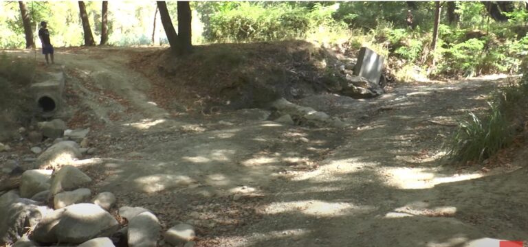 Στέρεψε η λίμνη και το ρέμα της Κοιλάδας λόγω καύσωνα – «Απομακρυνθήκαμε από τον Θεό» τονίζει δημότης