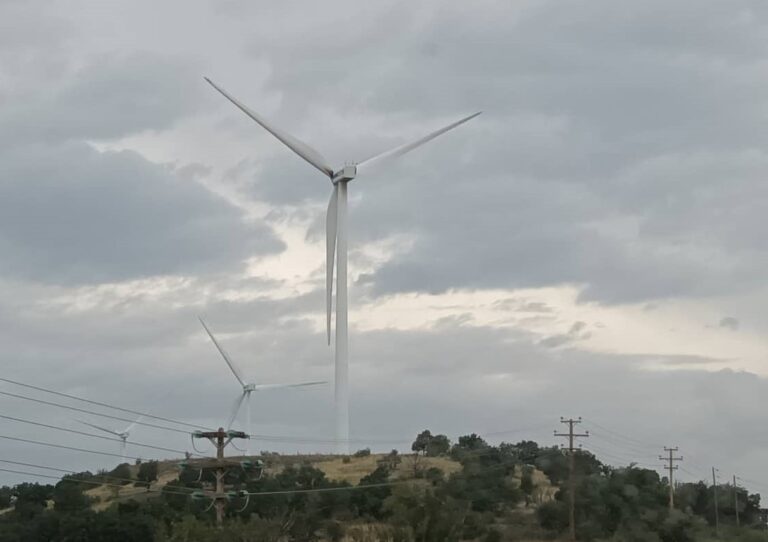 Αχαΐα: Κάτοικοι στα Άνω Ζήρια δίνουν «μάχη» κατά της εγκατάστασης ανεμογεννητριών