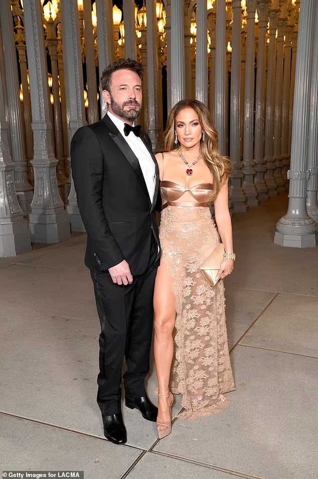 88004199 13694387 ben affleck 51 and jennifer lopez 55 are divorcing dailymail com a 14 1722447787039