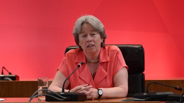 Διαγράφεται η Αθηνά Λινού από τον ΣΥΡΙΖΑ