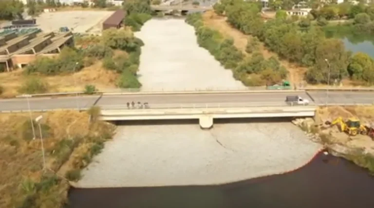 Για ένα μήνα σε κατάσταση έκτακτης ανάγκης ο Βόλος για τα νεκρά ψάρια στον Παγασητικό