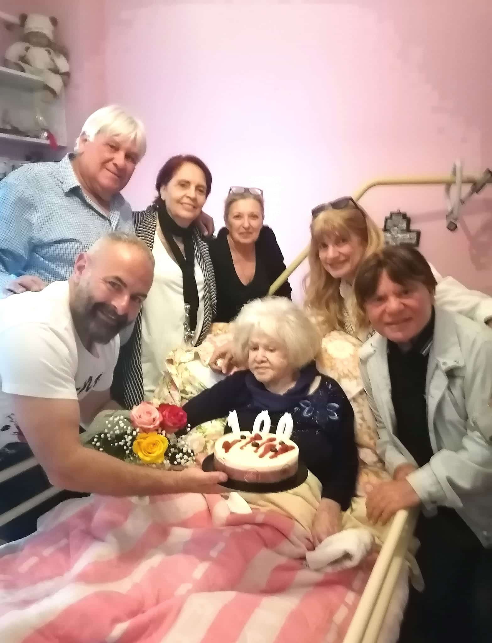 kaiti grei genetlia 100