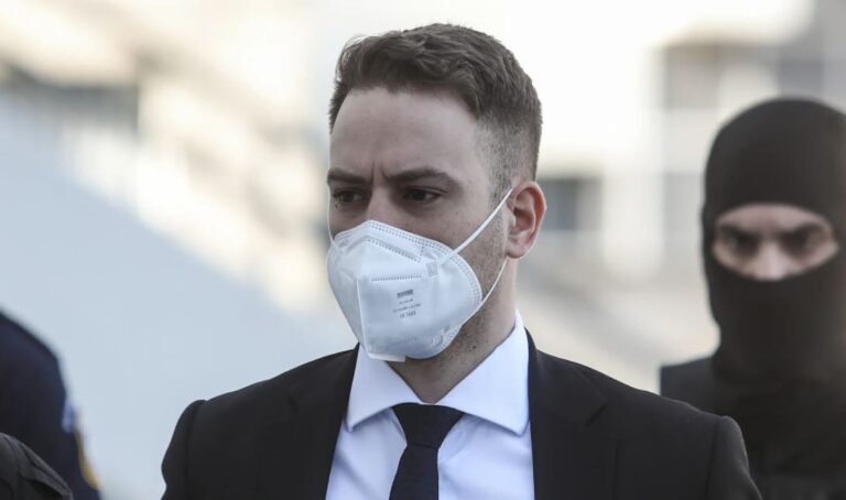 Στη Νομική Κομοτηνής ο Μπάμπης Αναγνωστόπουλος – Ξεκίνησε το διάβασμα