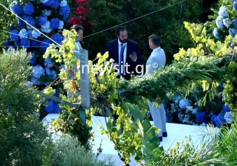 Στέφανος Κασσελάκης και Τάιλερ Μακμπέθ παρτάρουν με την ψυχή τους μετά τους όρκους αγάπης – Η βίλα με την πισίνα 140 τετραγωνικών