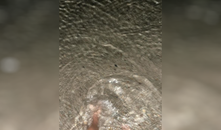 Η Μαρίνα Σάττι έβαλε το μαγιό της για νυχτερινό μπάνιο και… έριξε το Instagram