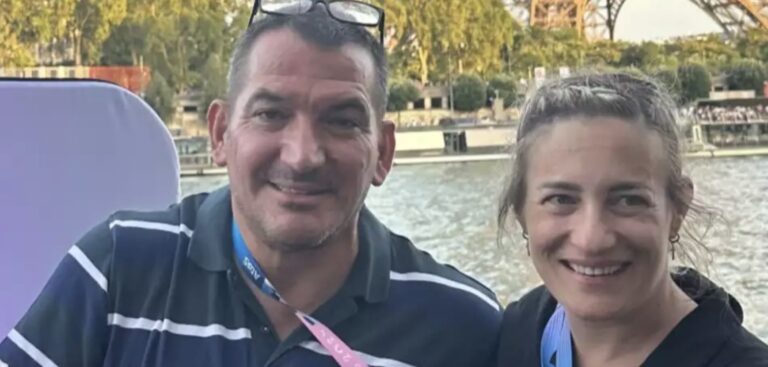 Πύρρος Δήμας – Αφροδίτη Σκαφίδα: Στο Παρίσι αγκαλιά με την 3,5 κόρη τους για τους Ολυμπιακούς Αγώνες