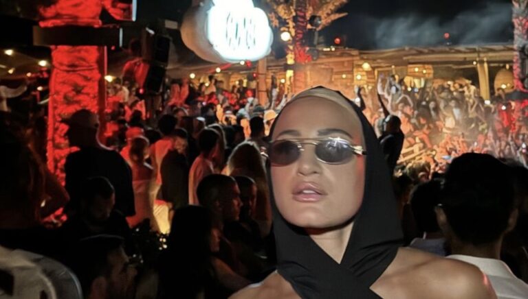 Ιωάννα Τούνη: Σοκάpει με την αποκαλuπτική εμφάνιση της στη Μύκονο