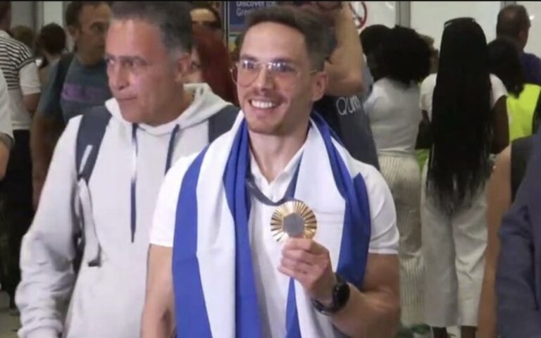 Λευτέρης Πετρούνιας: Ρίγη συγκίνησης με την κίνηση προς τιμήν του – Θα δώσουν το όνομά του