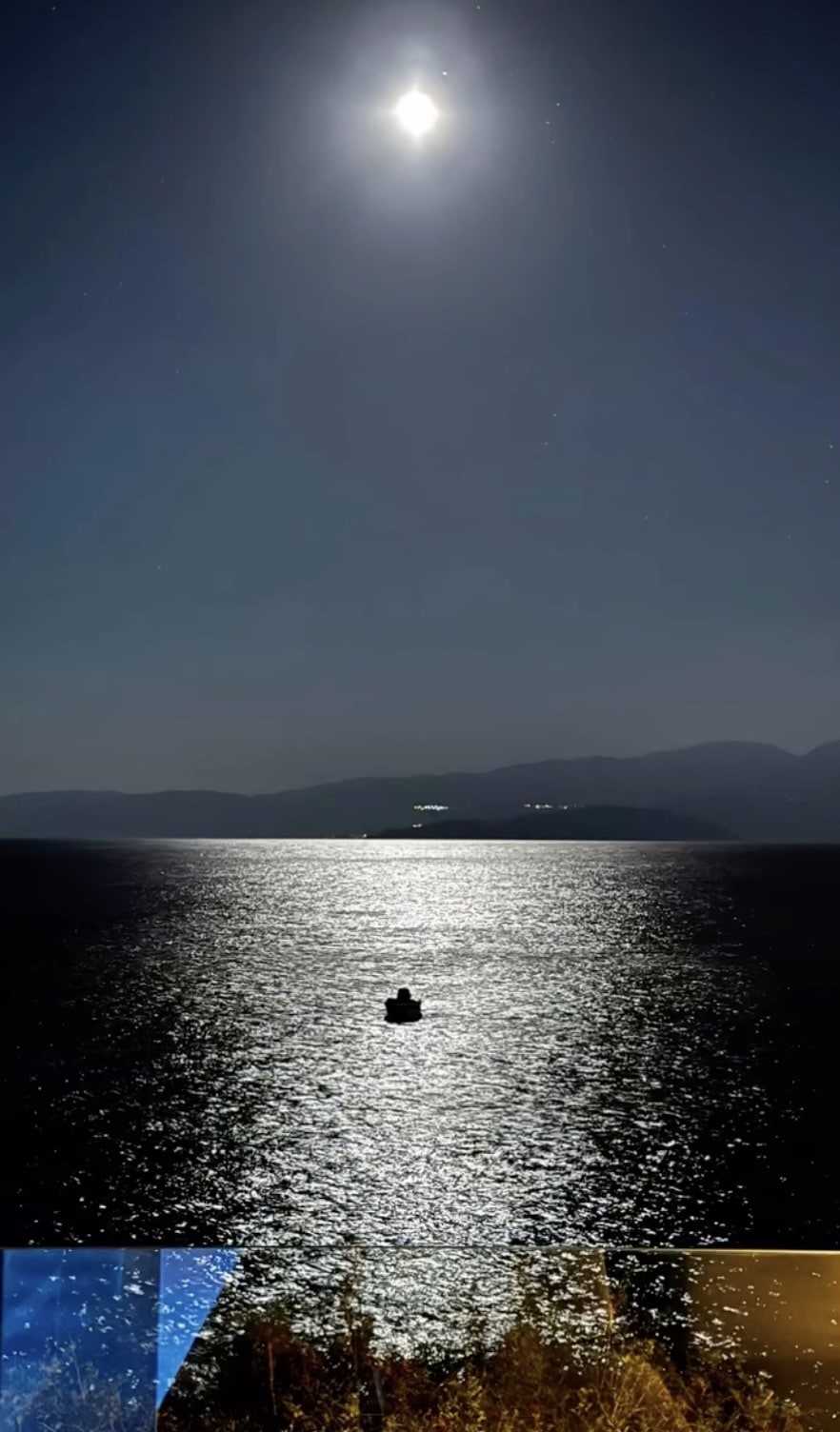 Όλοι ψάχνουν να βρουν ποια είναι - Πασίγνωστη και αγαπημένη Ελληνίδα αγνώριστη στις διακοπές της 4 stigmiotypo othonis 2024 08 10 13.27.38