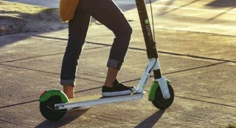 Θεσσαλονίκη: Έρχονται πρόστιμα στους οδηγούς ηλεκτρικών πατινιών και σκούτερ