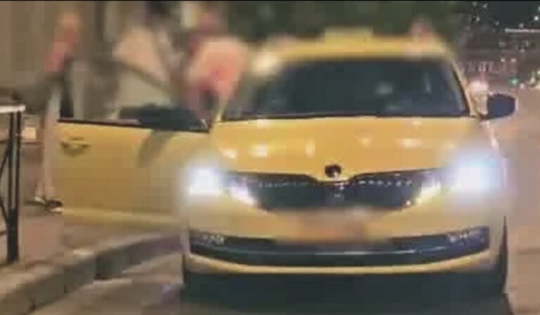 Χαμός στο κέντρο της Αθήνας – Άγριος καβγάς μεταξύ οδηγού ταξί και τουριστών