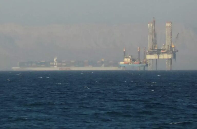 ΤΩΡΑ: Χτυπήθηκε ελληνικό πλοίο στην Υεμένη