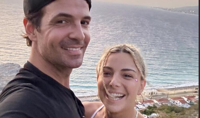 To πιο ταιριαστό ζευγάρι στην Ελλάδα – Κάνει διακοπές και είναι πιο ερωτημένοι από ποτέ