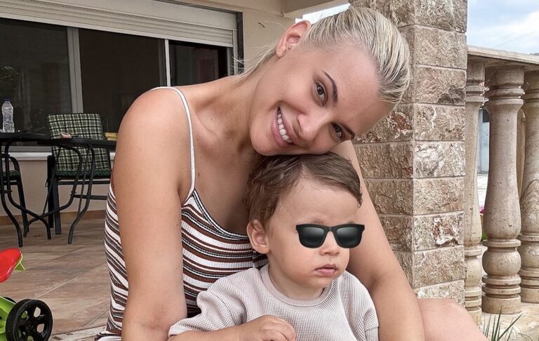 Λάουρα Νάργες: Τα καλοκαιρινά στιγμιότυπα με τον πανέμορφο γιο της