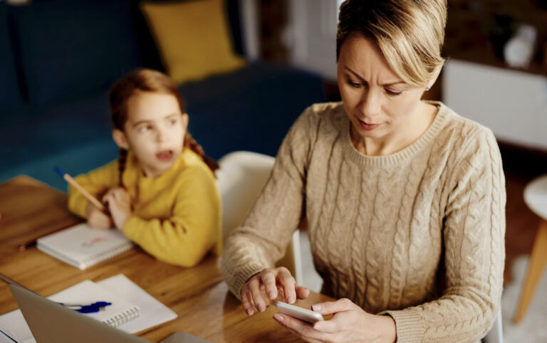 Σχολική Χρονιά 2024-25: Τι είναι η εφαρμογή e-parents και πώς λειτουργεί