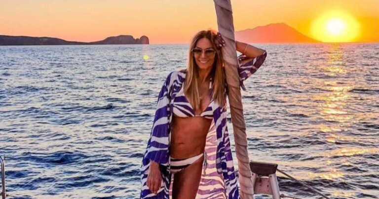 Αγαπημένη Ελληνίδα είναι 54 χρονών, βάζει κάτω 20χρονες με το κοpμί της και την ομορφιά της – Οι άντρες την αποκαλούν «έργο τέχνης»