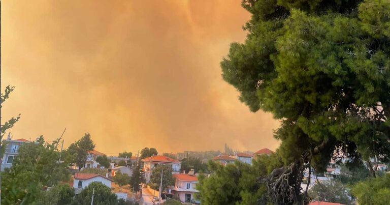 Δύο μεγάλες φωτιές τώρα στην Αττική κοντά σε σπίτια – Εκκενώνεται περιοχές