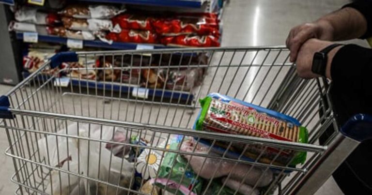 Ανατροπή τον Δεκαπενταύγουστο: Ανοιχτό μεγάλο σούπερ μάρκετ αύριο