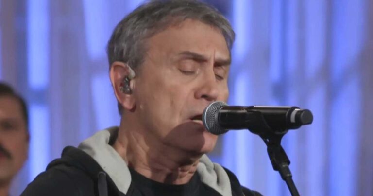 Δύσκολες ώρες για τον Γιώργο Νταλάρα – Το ξέσπασμα του