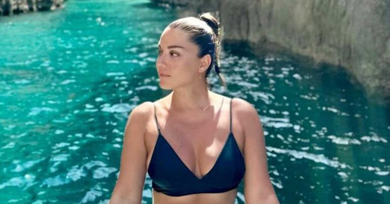 Ελληνίδα ηθοποιός έχει την πιο γήινη ομορφιά της χώρας – Ποζάρει πανέμορφη χωρίς μακιγιάζ στο Σεϊτάν Λιμάνι