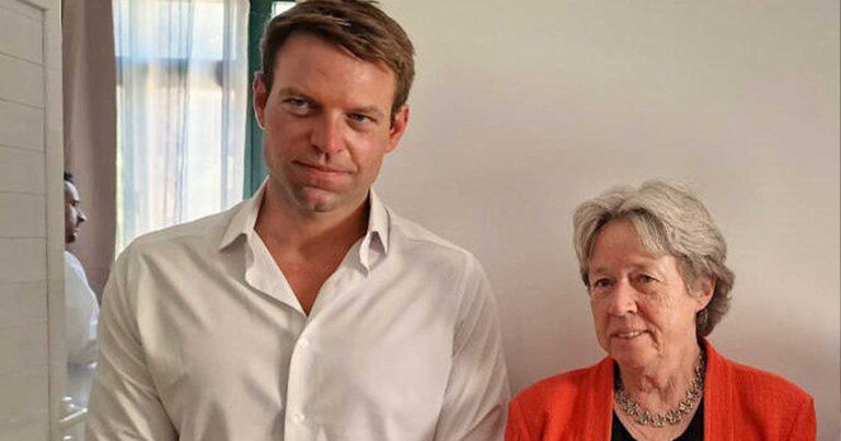 «Χαστούκı» Στέφανου Κασσελάκη σε Αθήνα Λινού