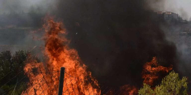 EKTAKTO – Φωτιά ΤΩΡΑ στην Αττική – Συναγερμός στην Πυροσβεστική – Σηκώθηκαν εναέρια