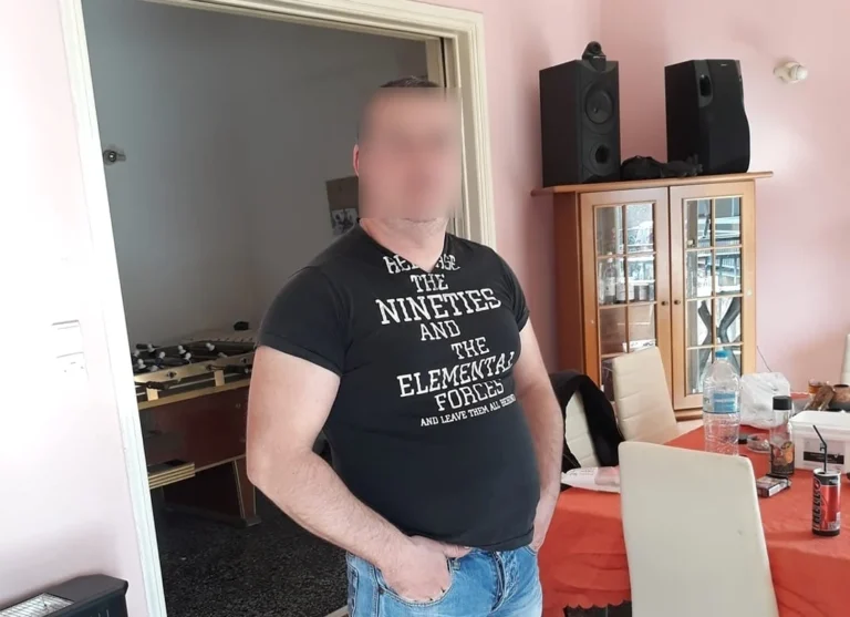 Κολωνός: Βίαζε την 16χρονη φίλη του γιου σε οικόπεδο δίπλα σε σχολείο – Αυτός είναι ο 44χρονος κατηγορούμενος