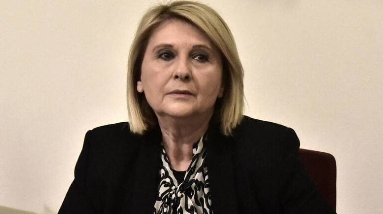 Βούλτεψη για ακρίβεıα: «Να πάνε διακοπές στο χωριό και όχι στα νησιά»