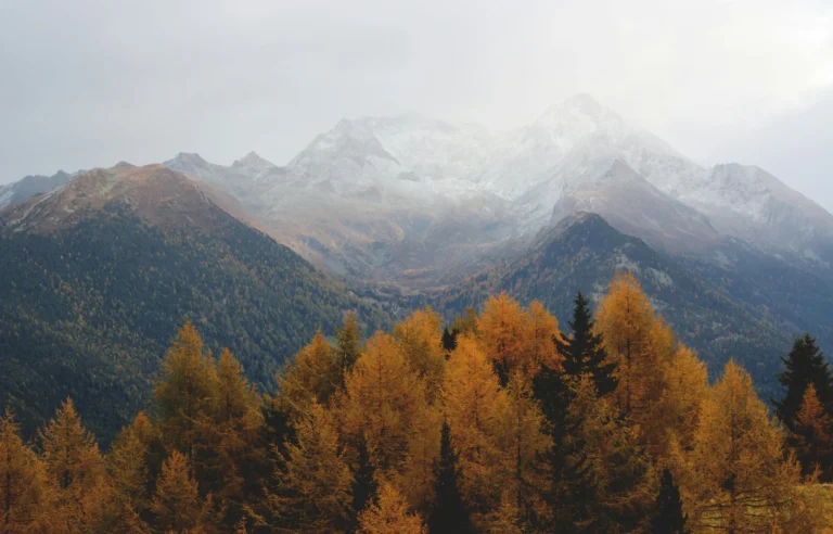 Τέλος τα 30άρια από την άλλη εβδομάδα: Ξεκινά φθινόπωρο από τα… παλιά με ζακέτα και ομπρέλα