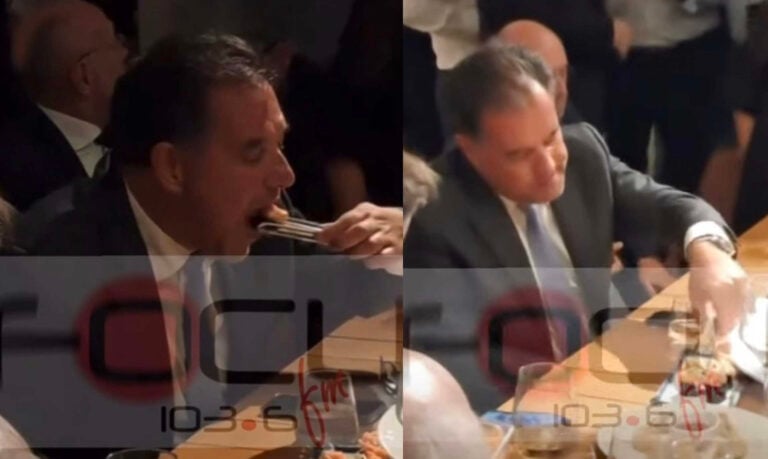 Ο Άδωνις τρώει σούσι στη Θεσσαλονίκη όσο καταρρέει το ΕΣΥ