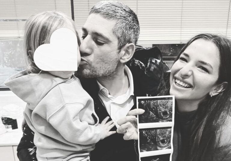 Οι νέες φωτογραφίες της Εριέττας Κούρκουλου με φουσκωμένη κοιλιά στο πλευρό του συζύγου της, Βύρωνα Βασιλειάδη