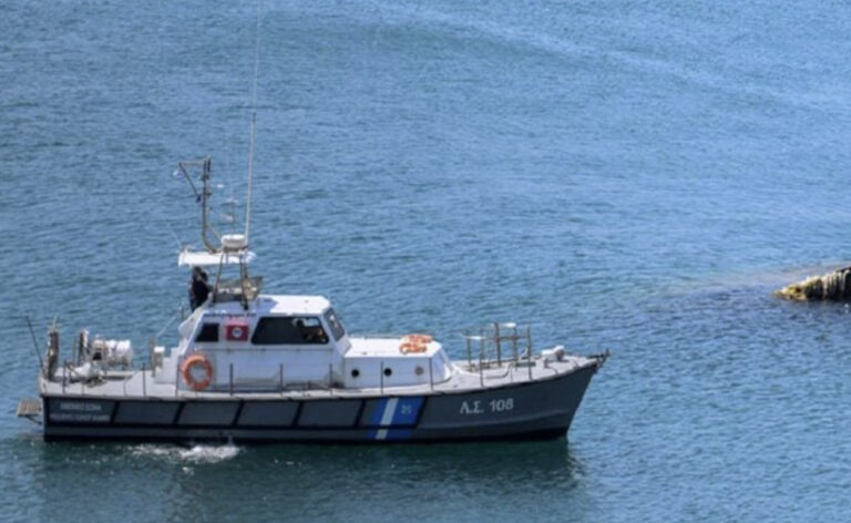 Τραγωδία στη Σάμο: Βυθίστηκε σκάφος – 3 νεκροί, 25 αγνοούνται
