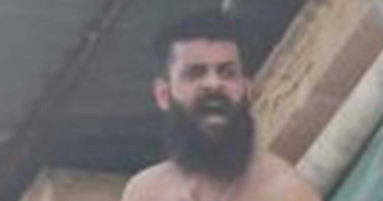 Χαμός με το βίντεο που δείχνει τον πρόσφυγα από την Παλαιστίνη στην Αχαρνών να αuνανiζeταı από το μπαλκόνι μπροστά στις κάμερες