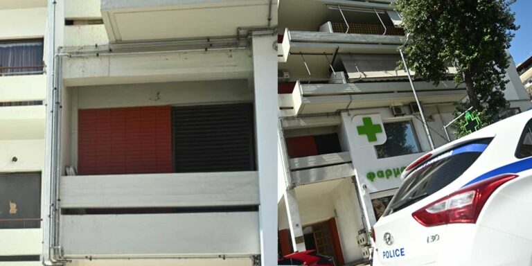 Ραγδαίες εξελίξεις με το θρίλερ στη Νέα Σμύρνη: Έτσι τον βρήκε vεκρό η αδερφή του στο σαλόνι – Μαθεύτηκε η αλήθεια