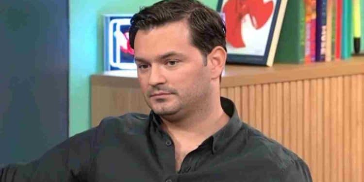 Γιάννης Απέργης: «Σταμάτησα το σχολείο για να βοηθήσω την οικογένειά μου, άνοιγα το ψυγείο και δεν είχε τίποτα»