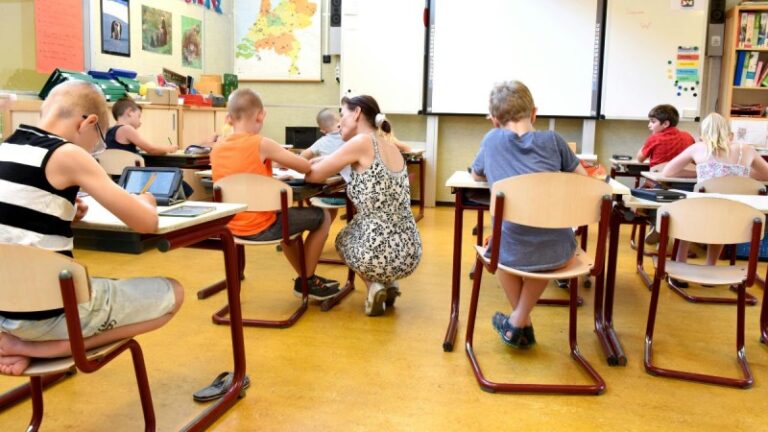 Αδιανόητο περιστατικό: Δασκάλα έβαλε τιμωρία μαθητή και έμεινε παράλυτος