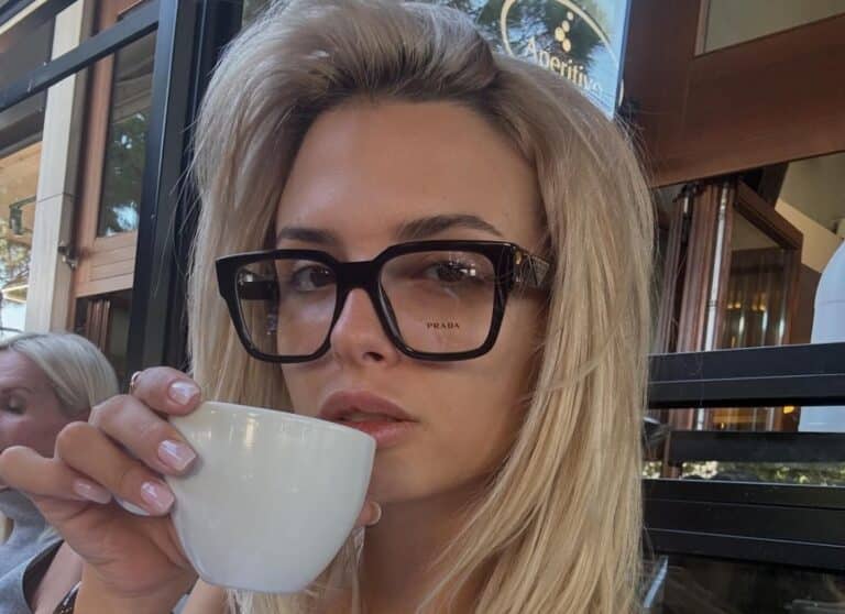 Κατερίνα Λιόλιου: Εντυπωσιάζει με νέο λουκ: Ο καφές της ημέρας δεν ήταν ποτέ πιο στιλάτος