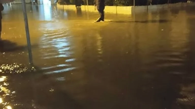 Πλημμύρισε η Κέρκυρα –  Ξεκίνησε η κακοκαιρία Κασσάνδρα – Δεν προσγειώθηκαν πτήσεις