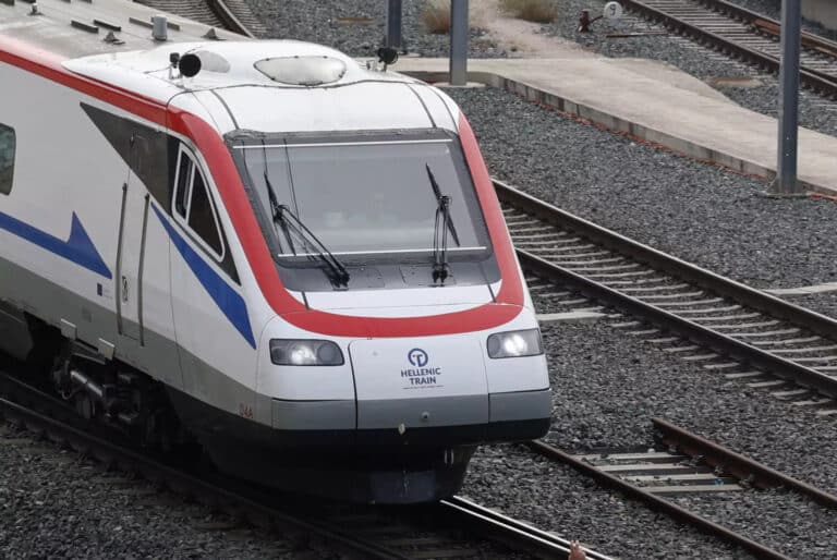 Παρ’ ολίγον νέα τραγωδία – Έστειλαν τρένο του Προαστιακού στη γραμμή του Μετρό