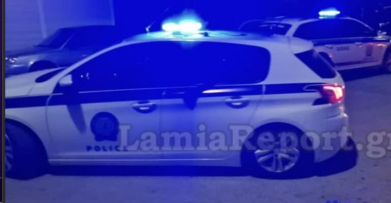 Καμένα Βούρλα: Δολοφόνnσαν γυναίκα με μαχαίρι μέσα στο διαμέρισμά της